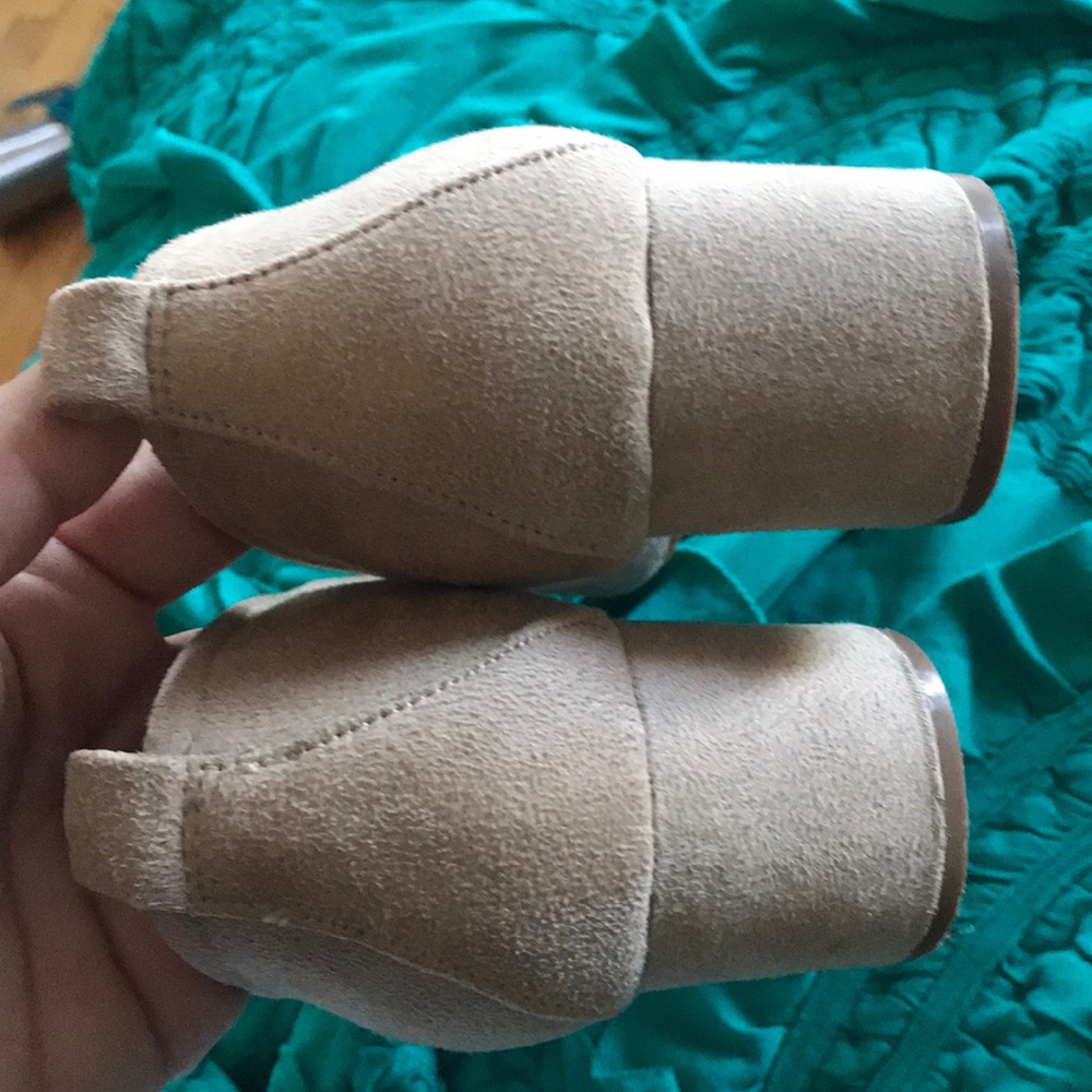 Universal Thread Microsuede Block Heels - Picture 4 of 4
